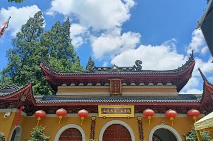 法喜寺和灵隐寺是一个地方吗