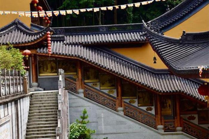 法喜寺和灵隐寺哪个值得去