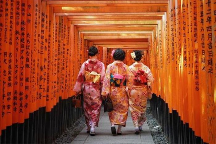 日本花火大会穿什么服饰