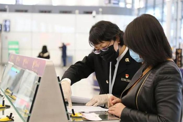 过海关能带多少现金