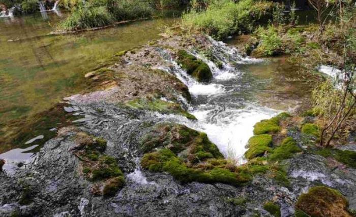 郧县九龙瀑