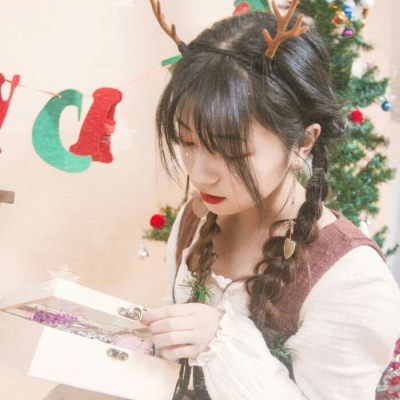 铁力小姐姐陪玩明星施嫣佩