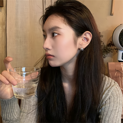 深圳伴游服务萝莉车模聂晁依容