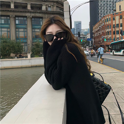 成都私人伴游女孩试驾员犹蓉端