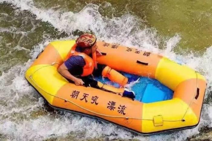 宜昌朝天吼漂流一日游 宜昌朝天吼漂流一日游