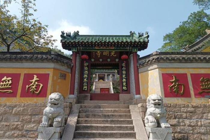 五莲山旅游风景区在哪里 五莲山旅游风景区在哪里