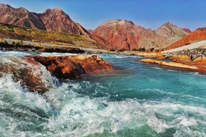 新疆莫兰迪色湖泊在哪?相关景色有什么特色? 新疆莫兰迪色湖泊在哪?相关景色有什么特色?