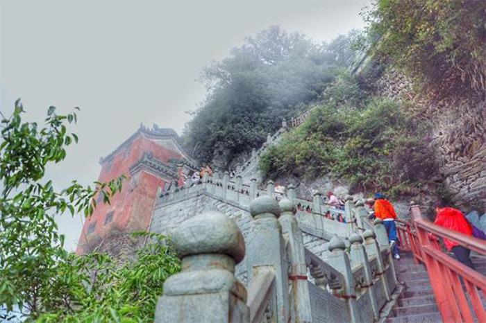 武当山南神道可以上金顶吗 武当山南神道可以上金顶吗