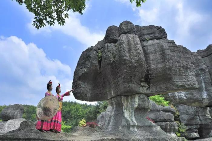 重庆黑山谷附近有哪些适合踏青的地方 重庆黑山谷附近有哪些适合踏青的地方