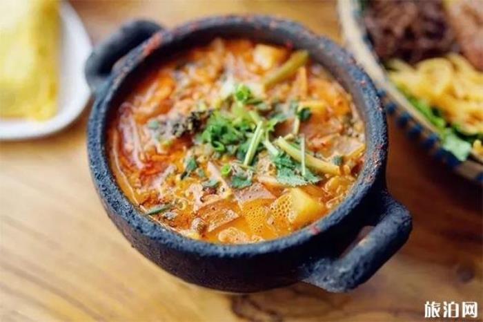 贵阳甲秀楼附近小吃一条街 美食推荐 贵阳甲秀楼附近小吃一条街 美食推荐