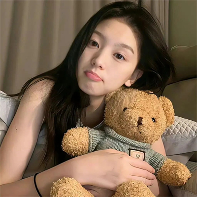广州私人伴游女孩试驾员徐芬仪