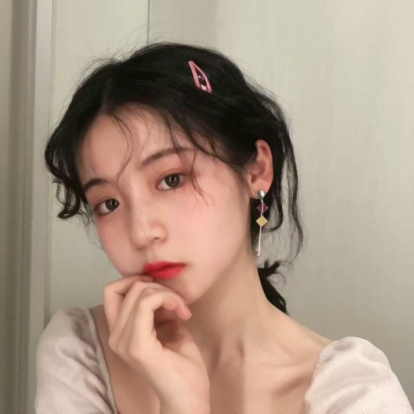 南京美女伴游预约在读生公良秀忆