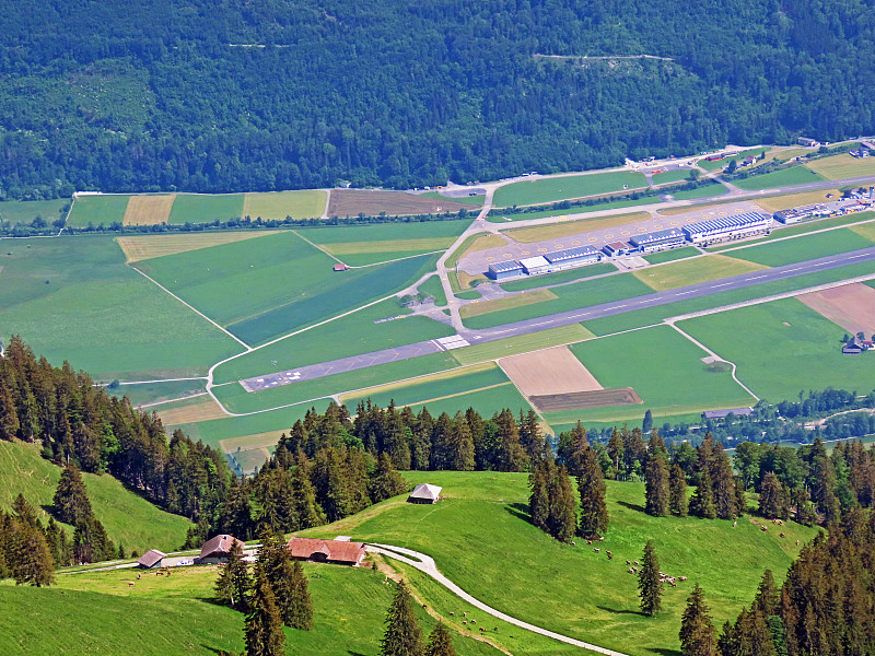 顺丰中转场是什么意思-顺丰快递中转仓场可以取件吗