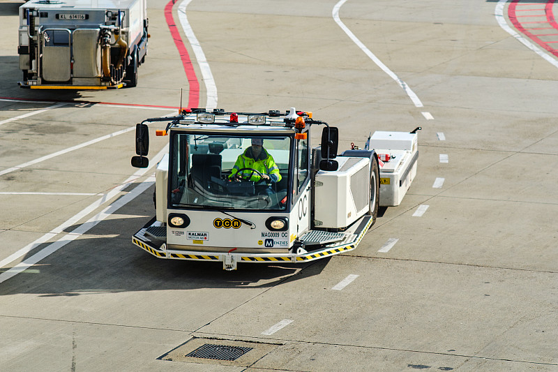 飞机托运要多少钱-国际空运托运收费标准