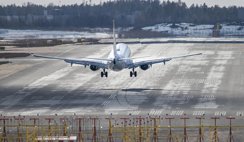 苏泊尔电压力锅利用中国乌鲁木齐标准空运配送到新加坡