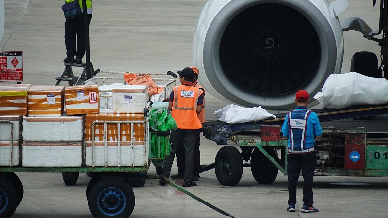 管道疏通剂哈尔滨加急空运送到新加坡