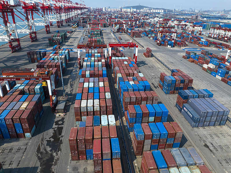 船舶护舷垫经上海国际多式联运派送至新加坡