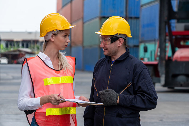 中国上海基础化工品使用国际空运专线7天内送到新加坡