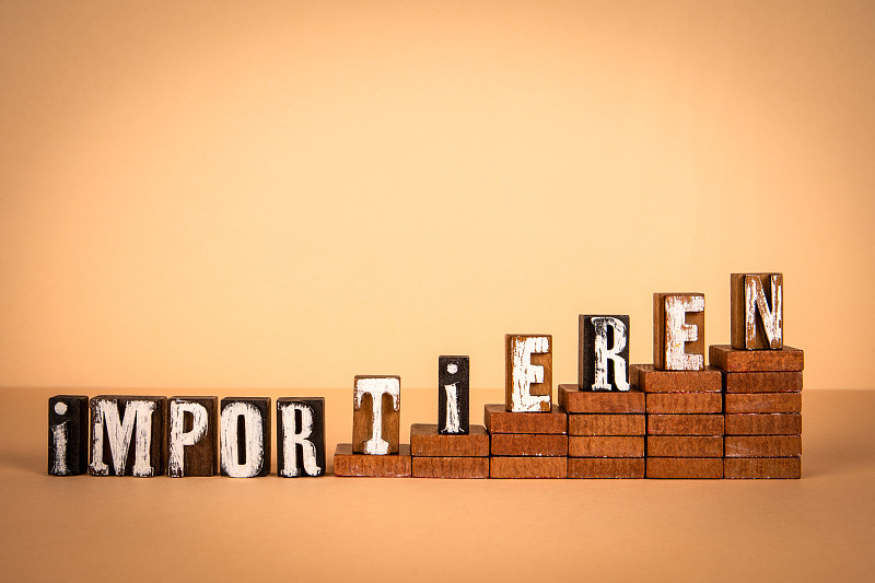 连衣裙选用深圳航空运输速递到新加坡