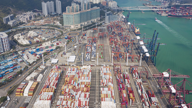 电动汽车经过中国南京海上运输高效送达新加坡