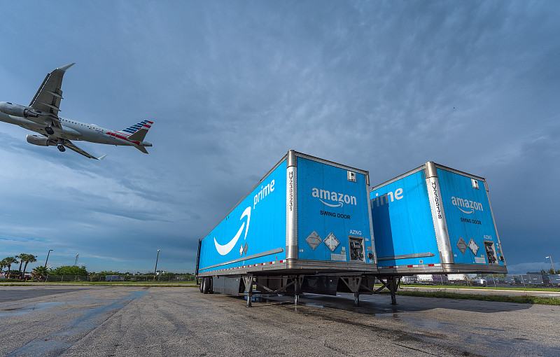 中国北京至新加坡的厨师机采用门到门空运5天速递到