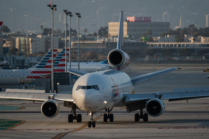 上海至新加坡的素描本采用空运门到门专线14天送到 上海至新加坡的素描本采用空运门到门专线14天送到
