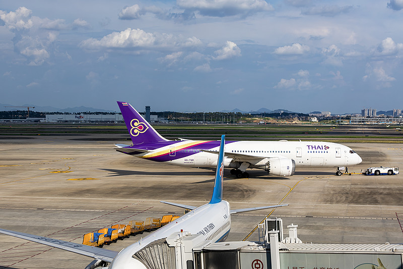 染料借助中国上海海空联运运输到新加坡