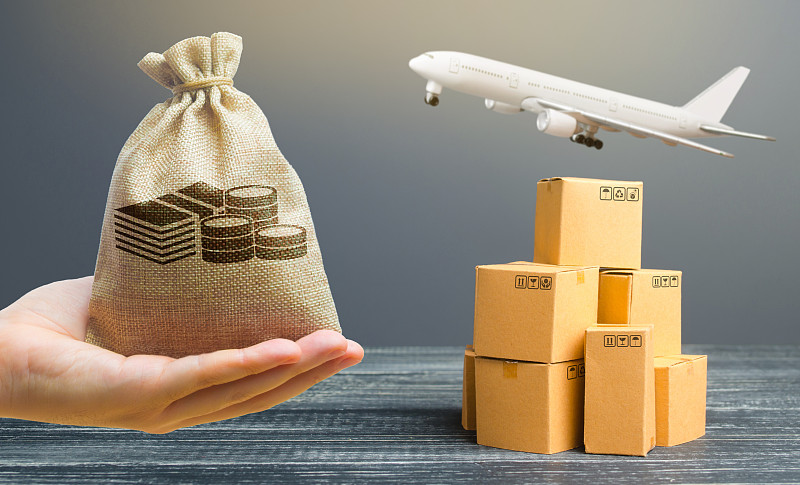 中国乌鲁木齐一叶子眼霜使用航空运输10天速递到新加坡