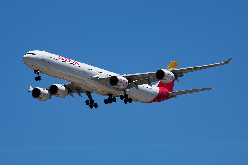 中国深圳至新加坡的手套使用飞机运输12天速递到