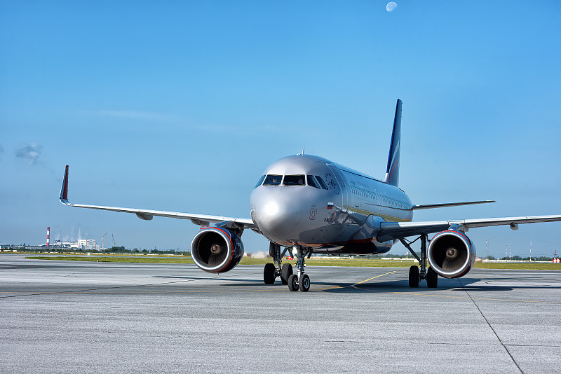 西安到新加坡的笔记本电脑使用加急空运14天内送达