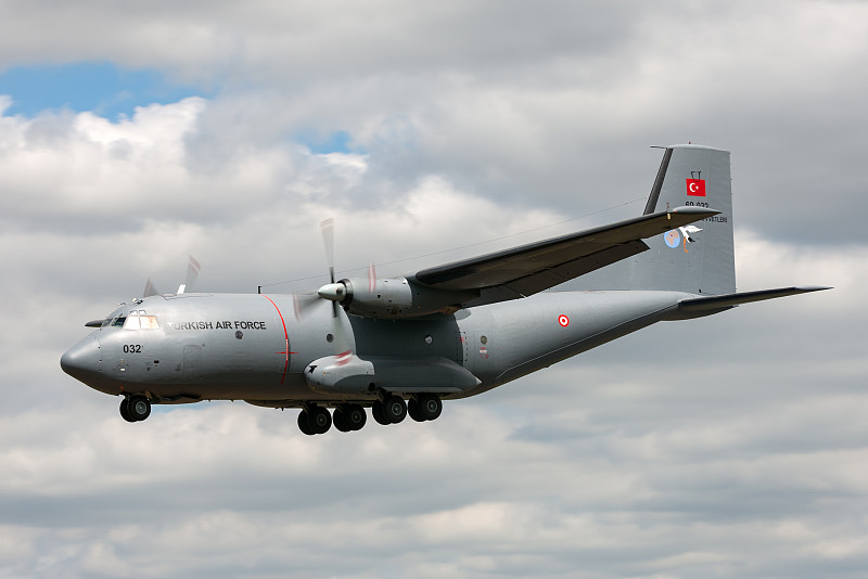 手机游戏键盘借用中国连云港班轮运输快递至新加坡