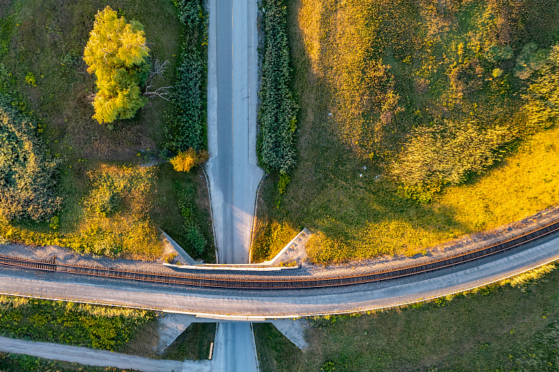 灯具采取中国舟山班轮运输运送至新加坡