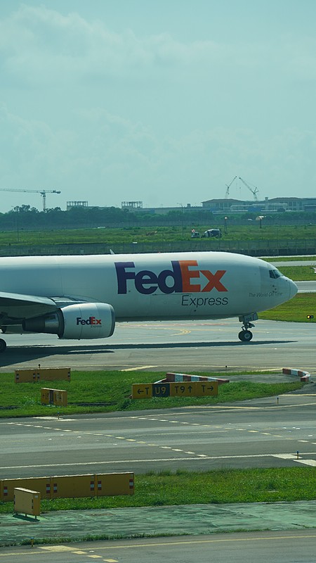 化妆刷清洁盒选用杭州国际快递配送到新加坡 化妆刷清洁盒选用杭州国际快递配送到新加坡