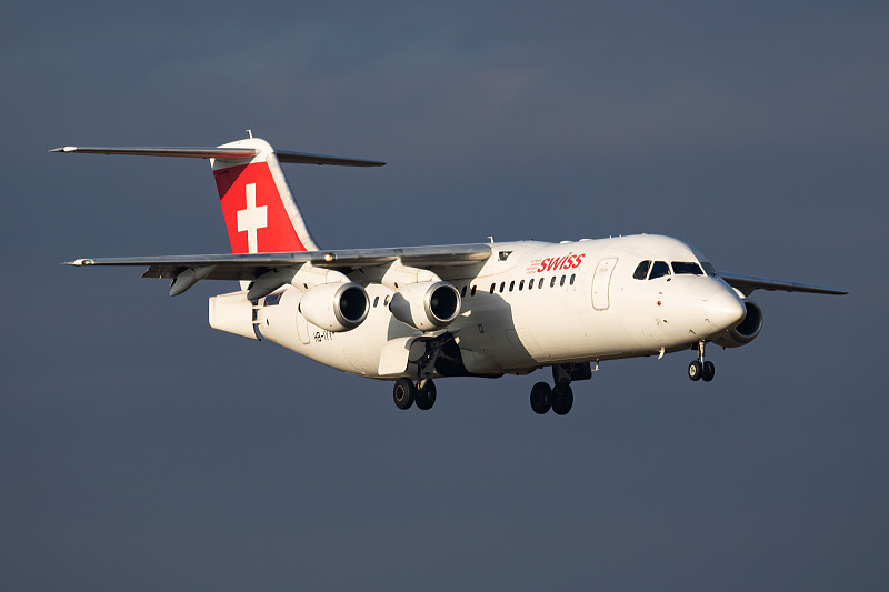 鞋垫利用深圳飞机运输速递到新加坡