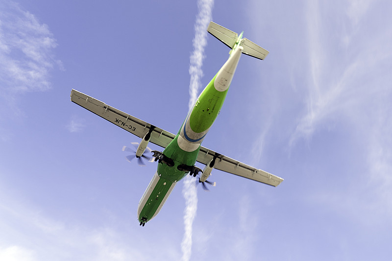 中国青岛至新加坡的磨刀石采用标准空运11天送到