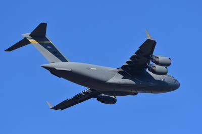 医疗设备借助深圳加急空运送达新加坡