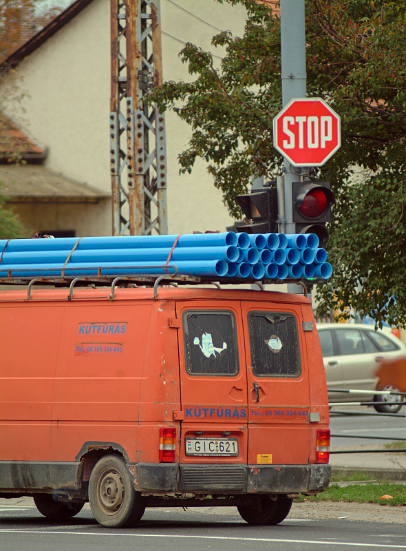 花瓶利用广州国际海运完整送达新加坡