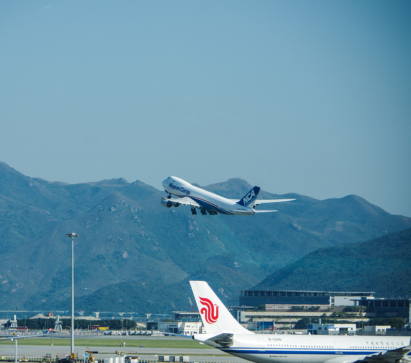 中国上海马桶刷采用空运快递8天速递到新加坡