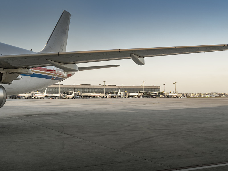 中国郑州锆合金使用空运门到门专线11天内送到新加坡