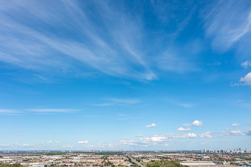 服装采纳高雄多式联运配送至新加坡