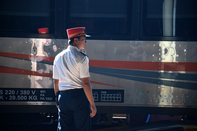 原料药借用中国青岛海上运输及时送达新加坡