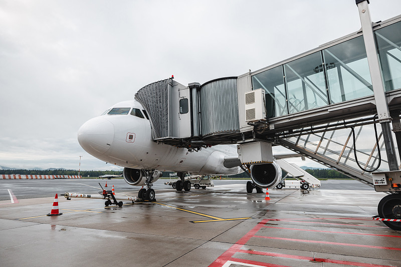 中国厦门至新加坡的空气炸锅使用空运专线7天速递到