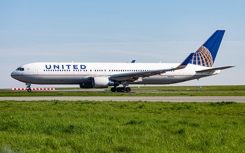 家居用品选用中国上海门到门空运送达新加坡