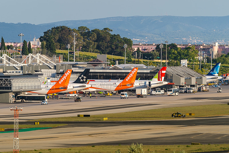 中国上海到新加坡的言情小说使用航空快递7天送到