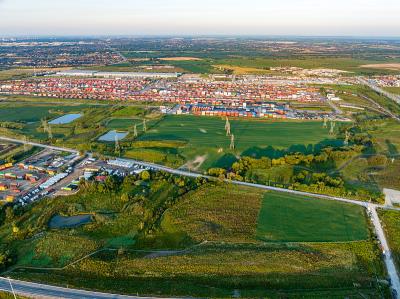 中国上海U盘采用空运门到门专线10天内送到新加坡