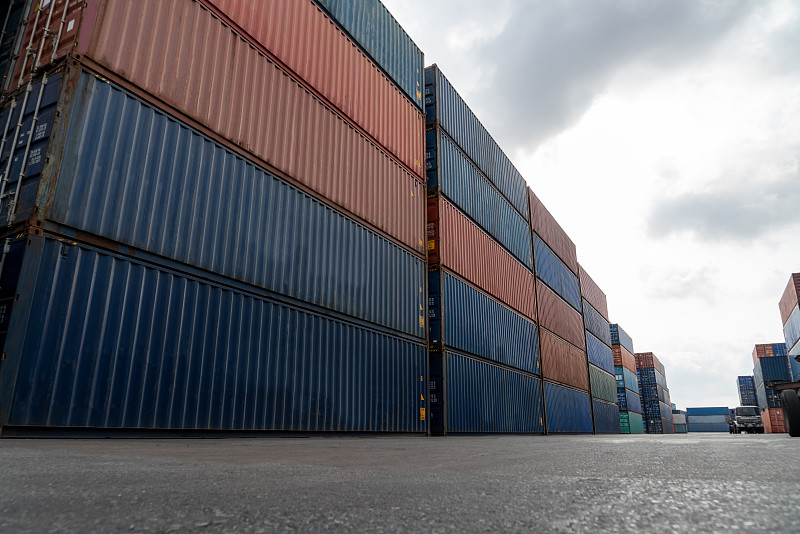 家用空气净化器经过中国连云港集装箱运输及时送达新加坡