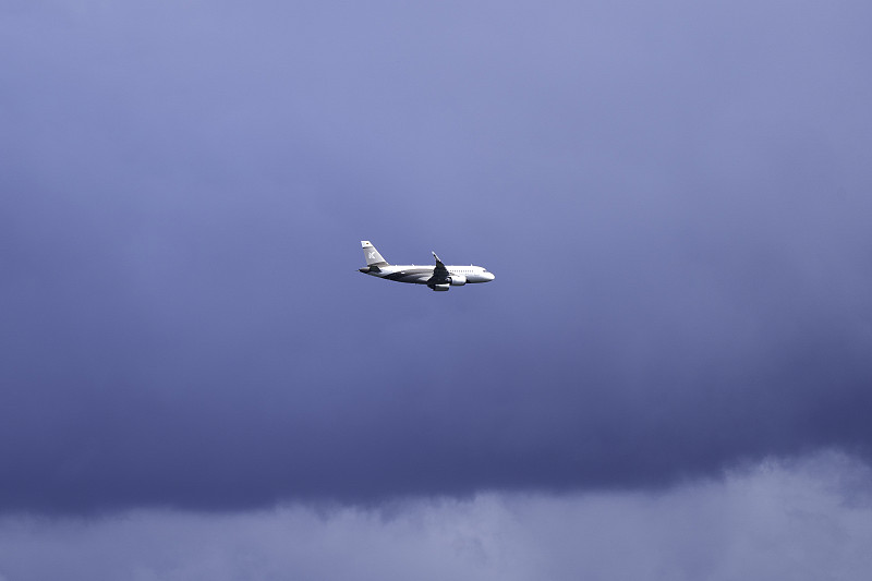 中国大连衣架采用跨境海空联运6天送到新加坡 中国大连衣架采用跨境海空联运6天送到新加坡