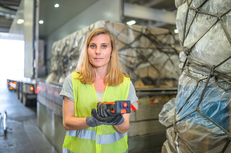 刨花板经宁波跨境海空联运准时送达新加坡 刨花板经宁波跨境海空联运准时送达新加坡