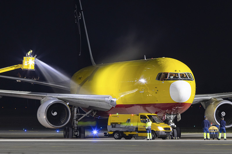 联想笔记本电脑支架使用郑州空运专线送到新加坡 联想笔记本电脑支架使用郑州空运专线送到新加坡