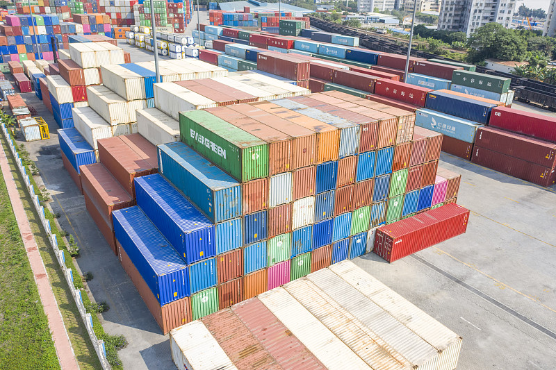 笔记本电脑利用中国上海跨境联运承运至新加坡